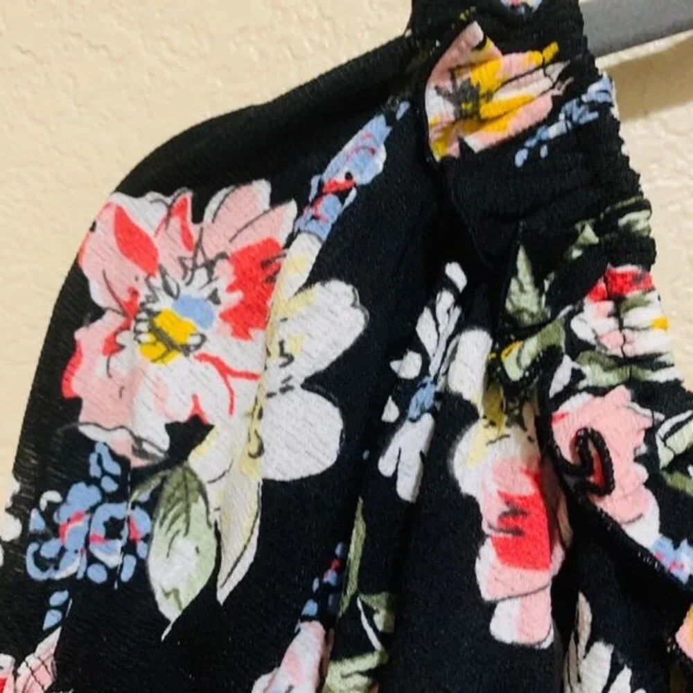 Forever 21 black top women floral  smock waist crop top size M boho streetwear - Picture 3 of 8